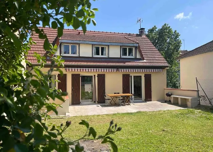 Maison Familiale A Nanterre - Paris